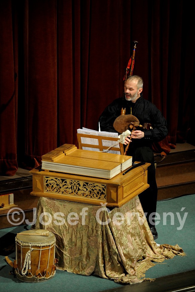 img00027.jpg