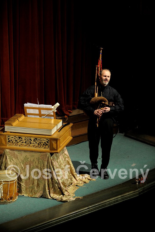 img00032.jpg