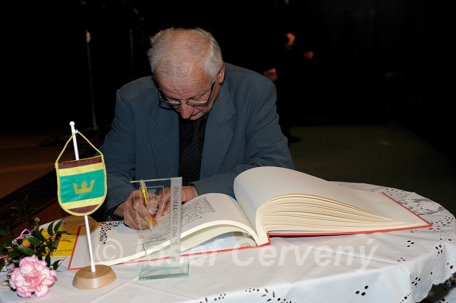 img00106.jpg
