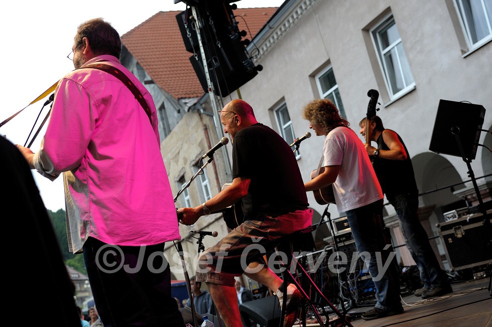 img00108.jpg